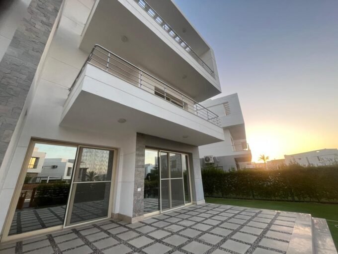Modern villa with large terrace and sea view in Hurghada.
